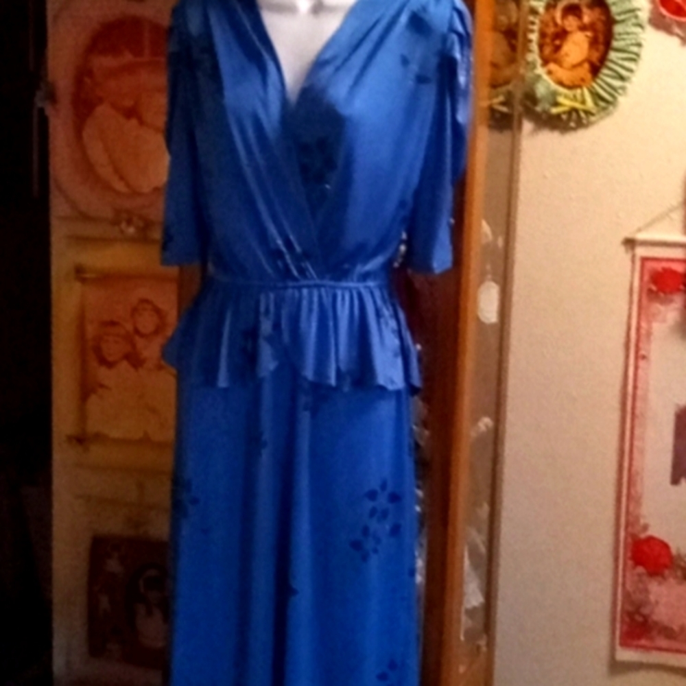Vintage 80s,Old Fashioned, Sparkly,Floral,Dress/Flattering Ruffle Waist Detail💙